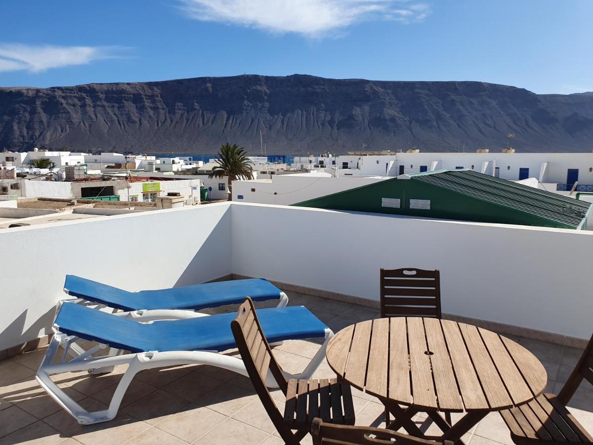 Apartamentos Graciosamar Caleta de Sebo Exteriör bild